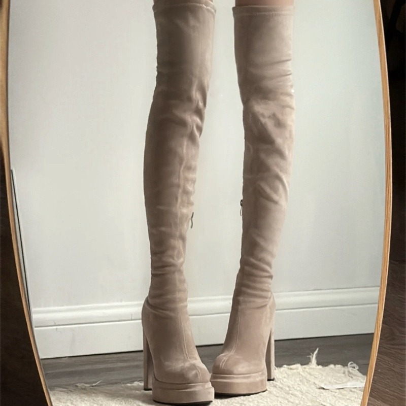 Nightclub Fashion Woman Thigh  - Street Fashion Rome recension och pris
