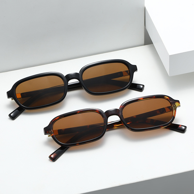 New Small Square Frame Sunglas - Street Fashion Photography recension och pris
